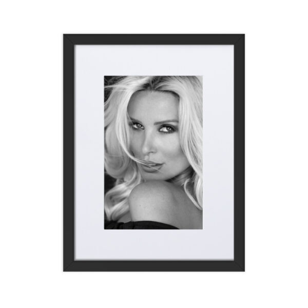 look at me - Image 3