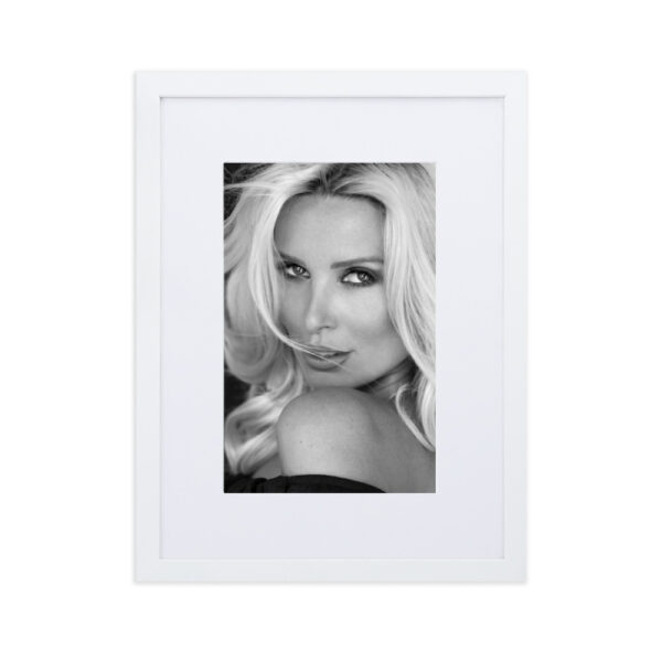 look at me - Image 6