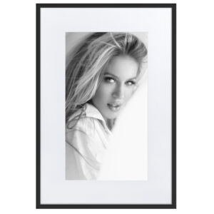 Black & White Fine Art Prints 69 Sa Torre – gerahmter Kunstdruck von Marcus Boéll, schwarzer Rahmen, 61 × 91 cm