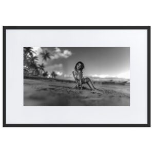 Black & White Fine Art Prints 67 Son Moja – gerahmter Kunstdruck von Marcus Boéll, schwarzer Rahmen, 61 × 91 cm