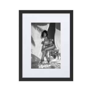 Black & White Fine Art Prints 56 Serena – gerahmter Kunstdruck von Marcus Boéll, schwarzer Rahmen, 30 × 40 cm