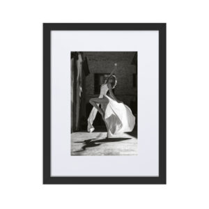 Black & White Fine Art Prints 49 Son Real – gerahmter Kunstdruck von Marcus Boéll, schwarzer Rahmen, 30 × 40 cm