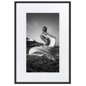 Black & White Fine Art Prints 61 Cala Figuera – gerahmter Kunstdruck von Marcus Boéll, schwarzer Rahmen, 61 × 91 cm
