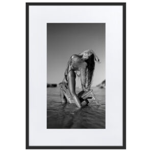 Black & White Fine Art Prints 48 Deià – gerahmter Kunstdruck von Marcus Boéll, schwarzer Rahmen, 61 × 91 cm