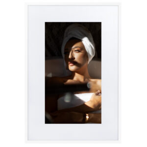 Color Fine Art Prints 28 under my skin – gerahmter Kunstdruck von Marcus Boéll, weißer Rahmen, 61 × 91 cm