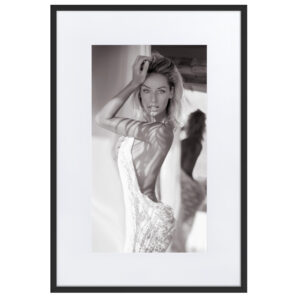 Black & White Fine Art Prints 18 Bon Any – gerahmter Kunstdruck von Marcus Boéll, schwarzer Rahmen, 61 × 91 cm