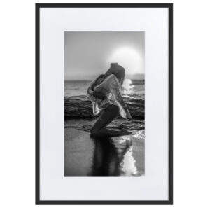 Black & White Fine Art Prints 14 Moro – gerahmter Kunstdruck von Marcus Boéll, schwarzer Rahmen, 61 × 91 cm